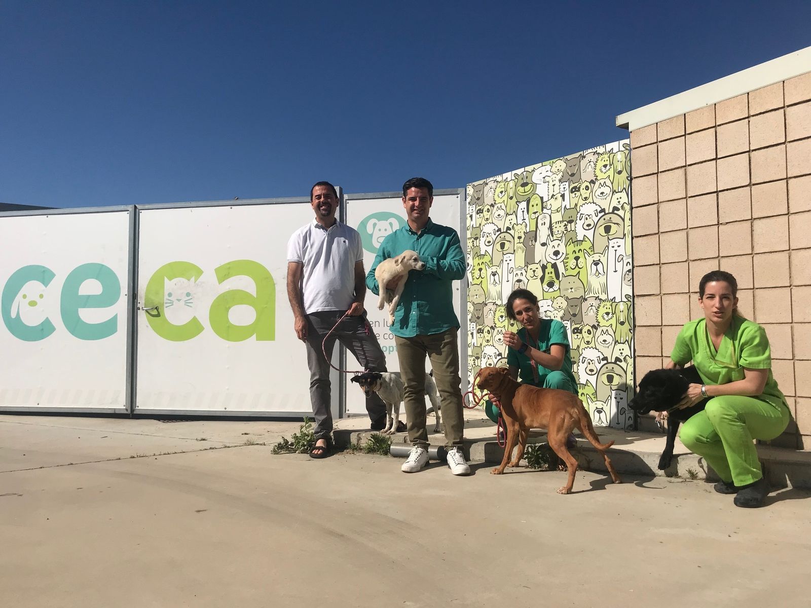 García, en el centro de control animal.