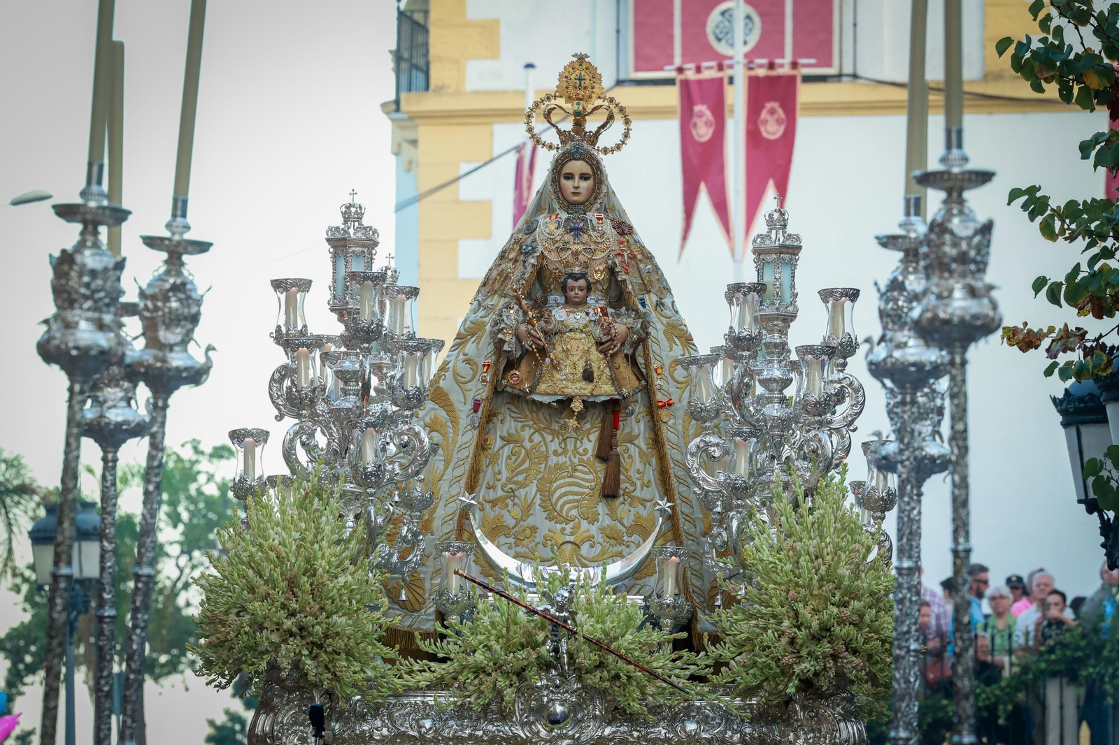 Las imágenes de la procesión de la Patrona por las calles de Cádiz