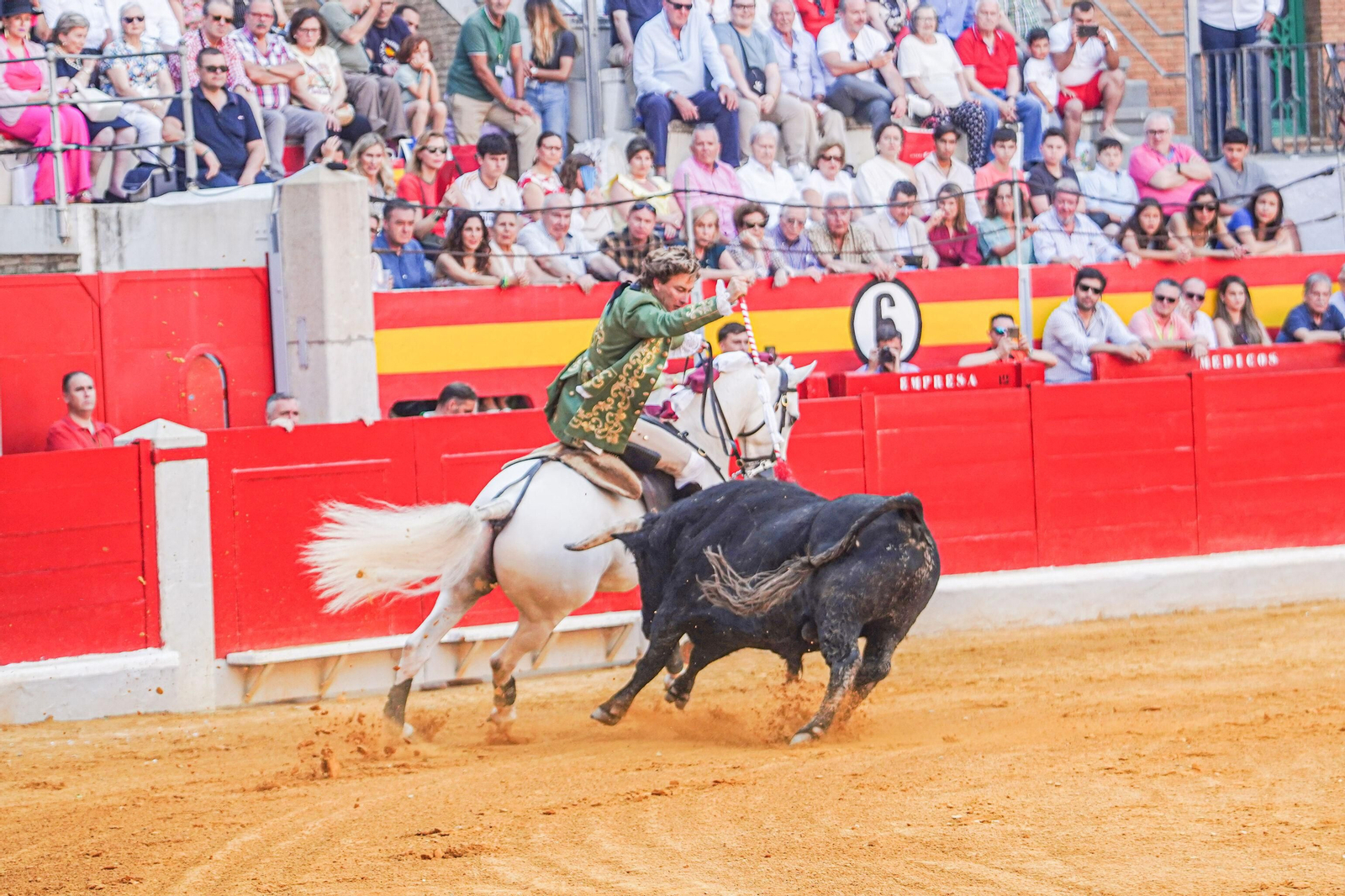 Una gran tarde de rejoneo, en imágenes