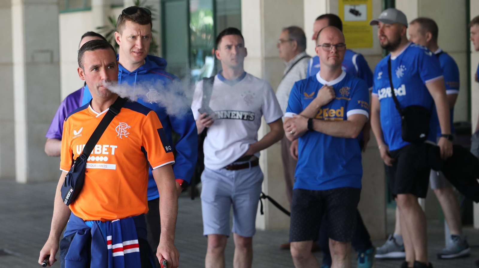 El Aeropuerto de Jerez recibe a hinchas de Glasgow Rangers y Eintracht Frankfurt