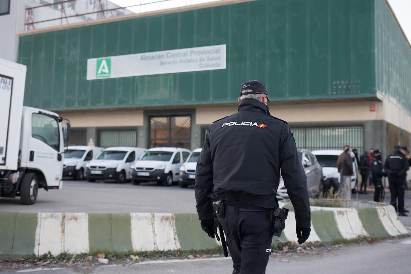 Fotos: La vacuna contra el coronavirus sale hacia Córdoba