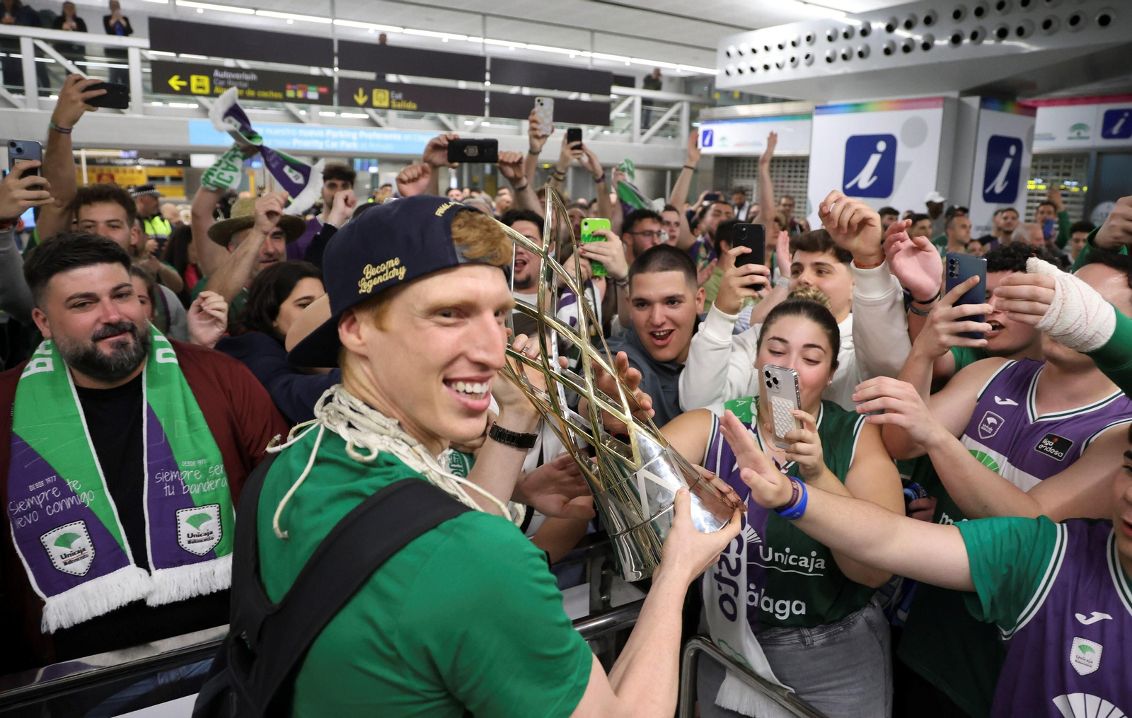 La llegada de los héroes de Belgrado, en imágenes