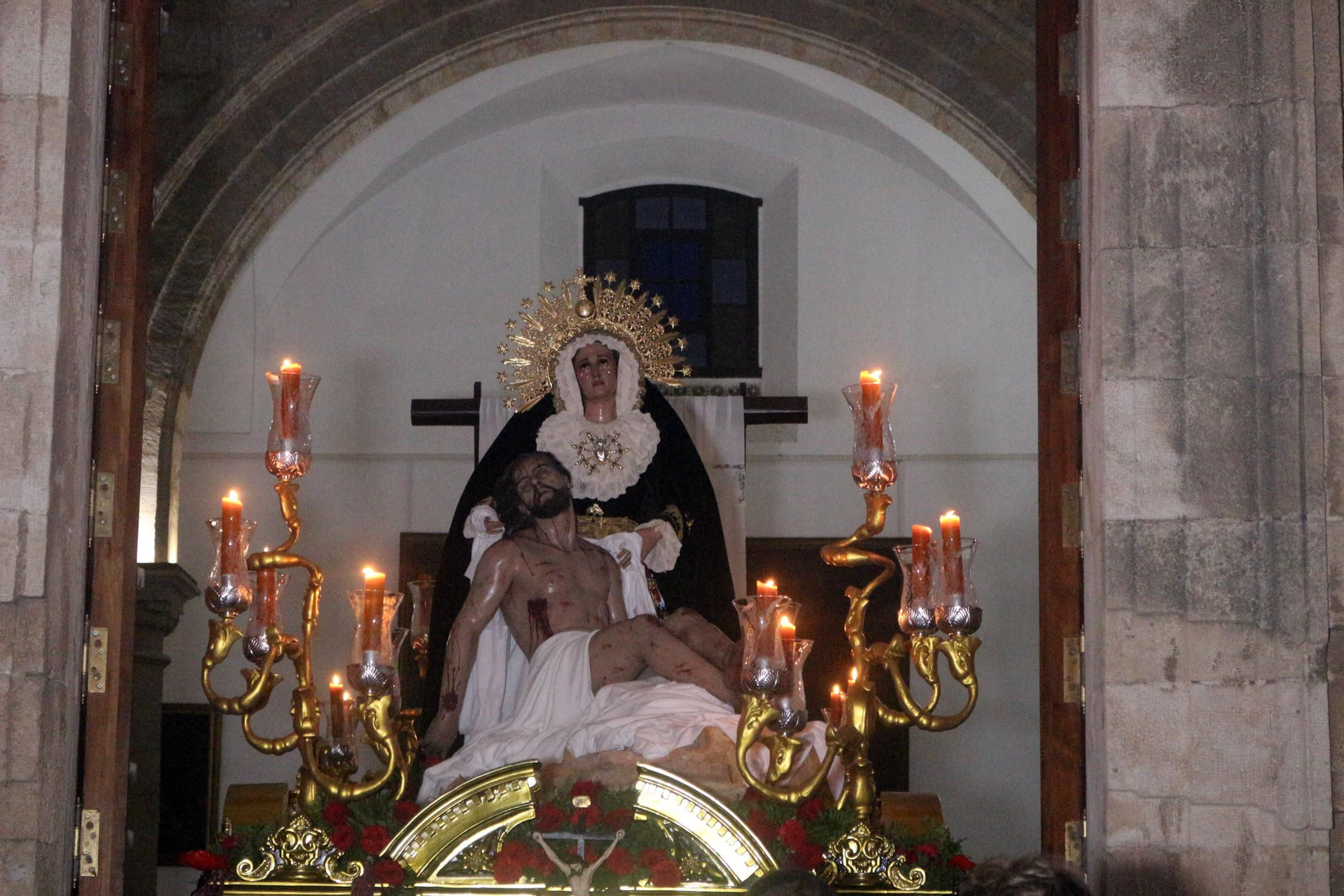 El XXV aniversario dela Hermandad de los Dolores de Puerto Real, en imágenes