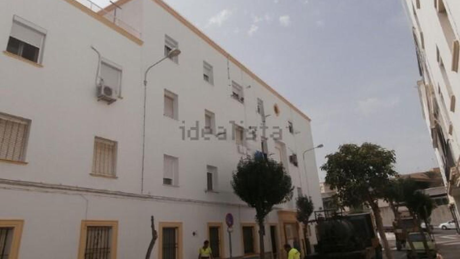 La fachada de la finca en la calle Amadeo Rodríguez.