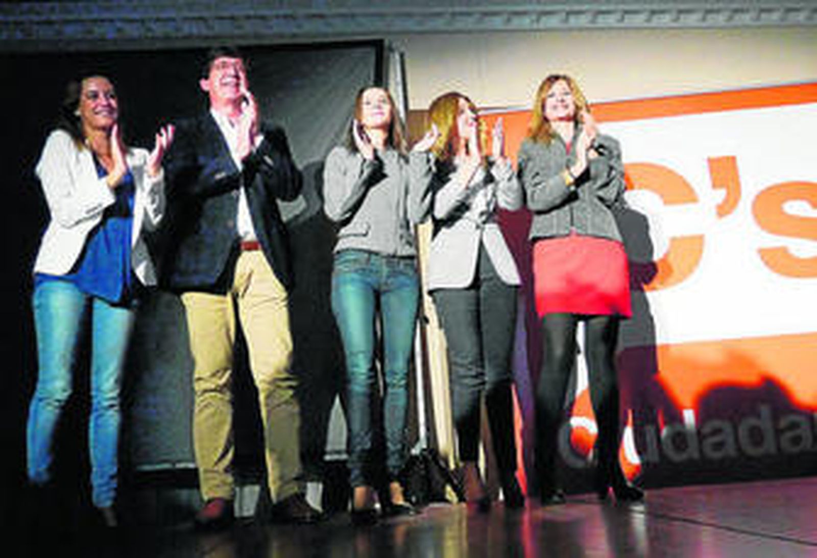 Juan Marín, ayer en Jaén junto a Inés Arrimadas, Irene Rivera, Raquel Morales y Virginia Salmerón.