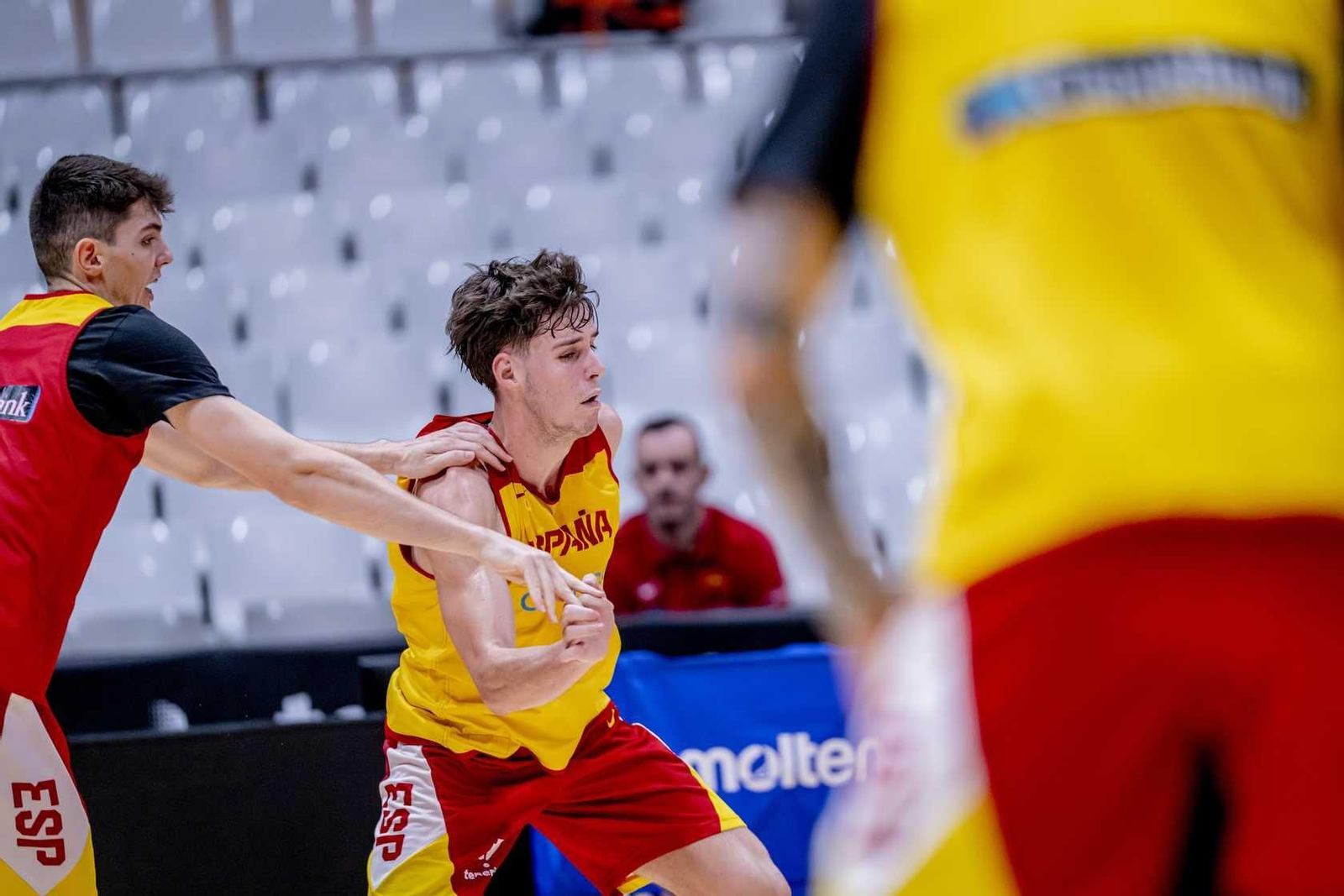 España se entrena en el Olímpic de Badalona con Alberto Díaz de espectador