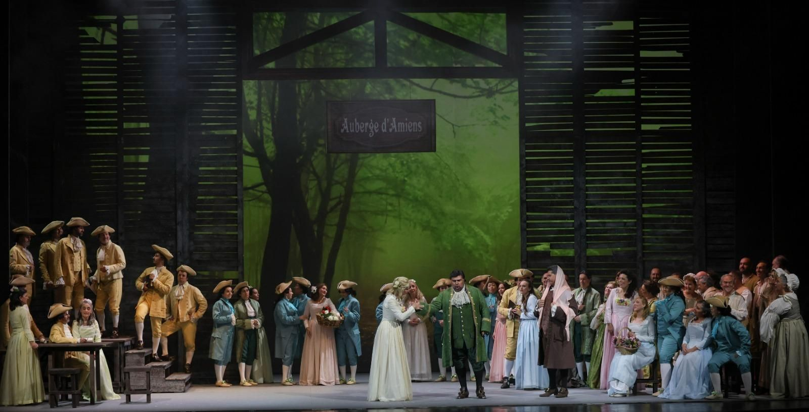 La versión de 'Manon Lescaut' que cierra la temporada lírica del Teatro Cervantes, en fotos