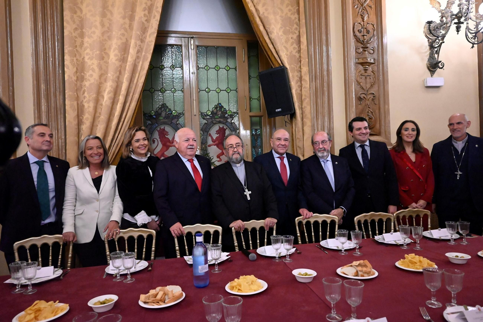 Las imágenes de la comida solidaria de la Fundación Bangassou en Córdoba