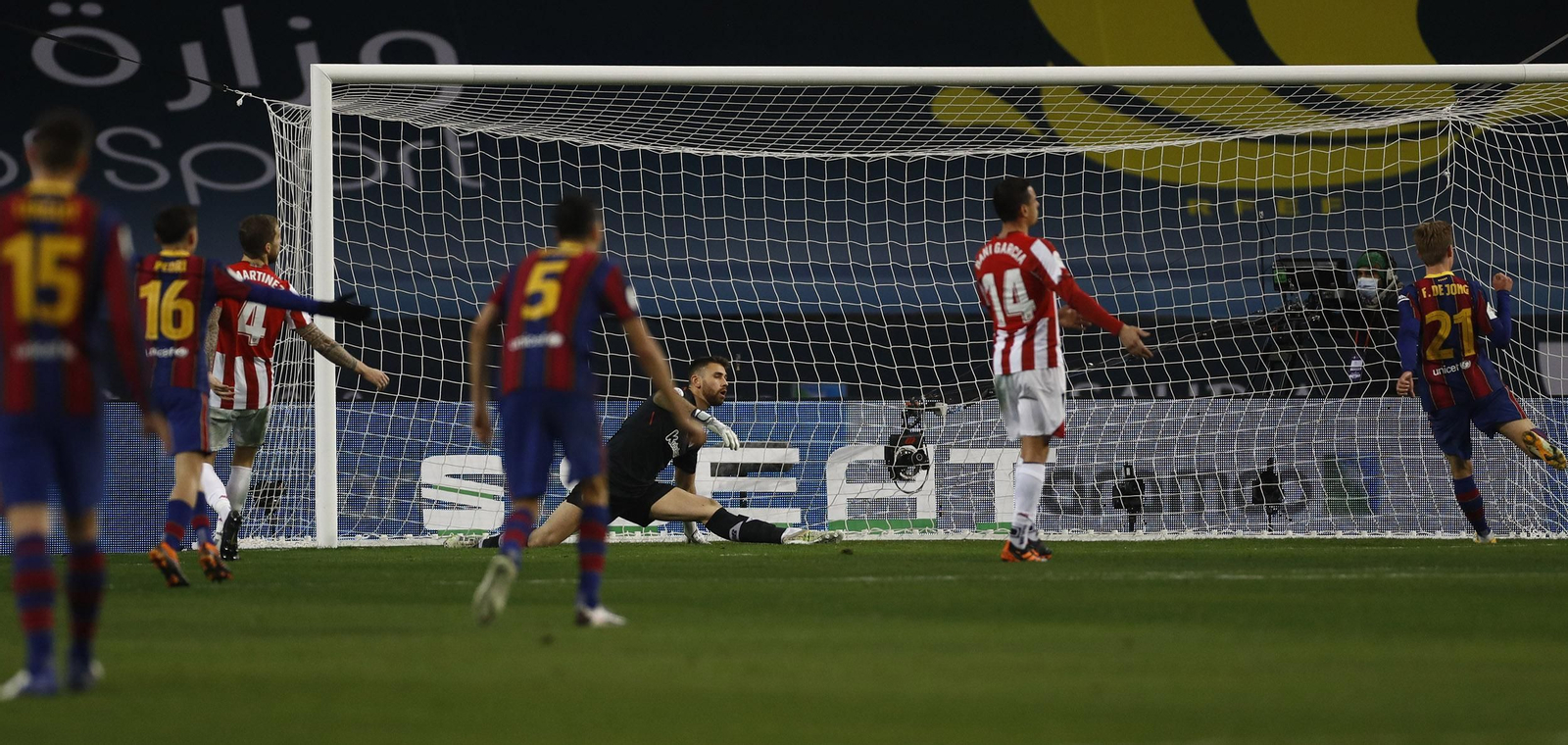 Las imágenes de la final de la Supercopa en Sevilla