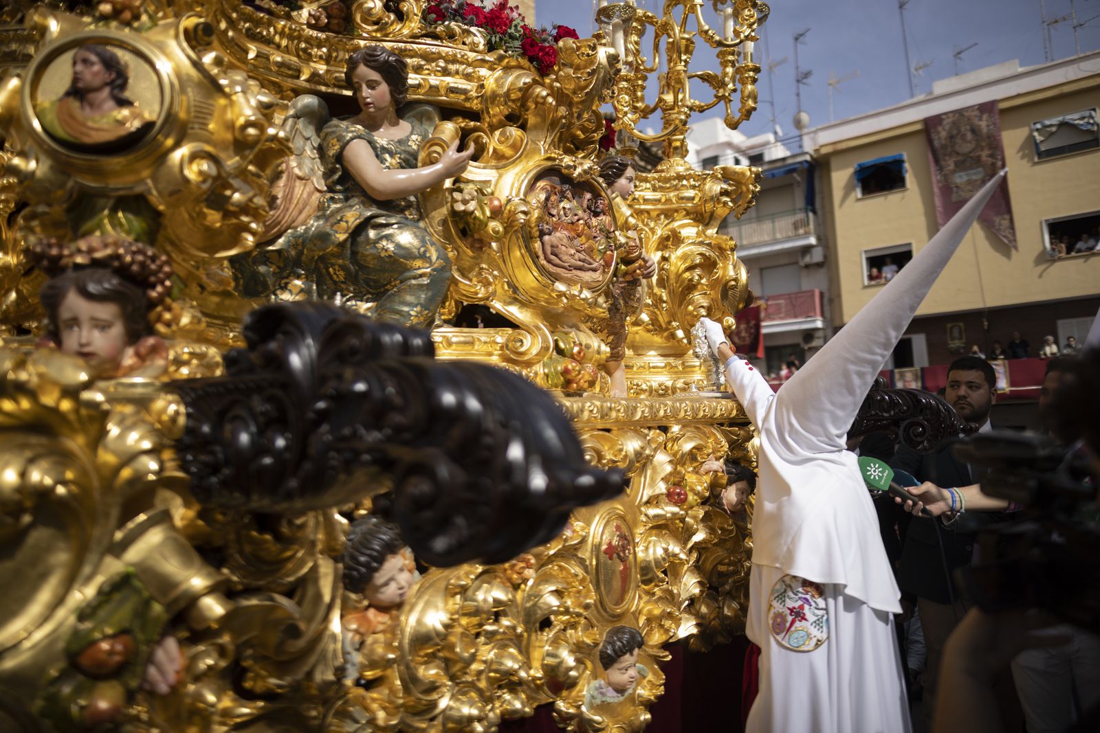 Lunes Santo: Tres Caídas en Huelva, en imágenes