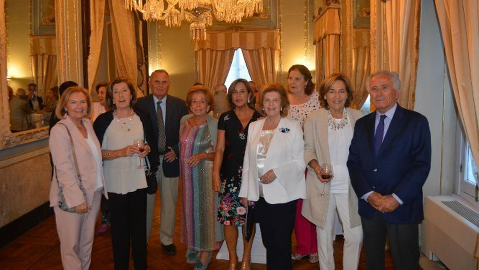 Pilla Bustamante, María Luisa Miralles de Imperial, Roberto Martínez del Cerro, Eulalia Ortega, Carmen Díaz-Gálvez, María Teresa García Supervielle, María Solis, Josefa Robina y Rafael Cózar.