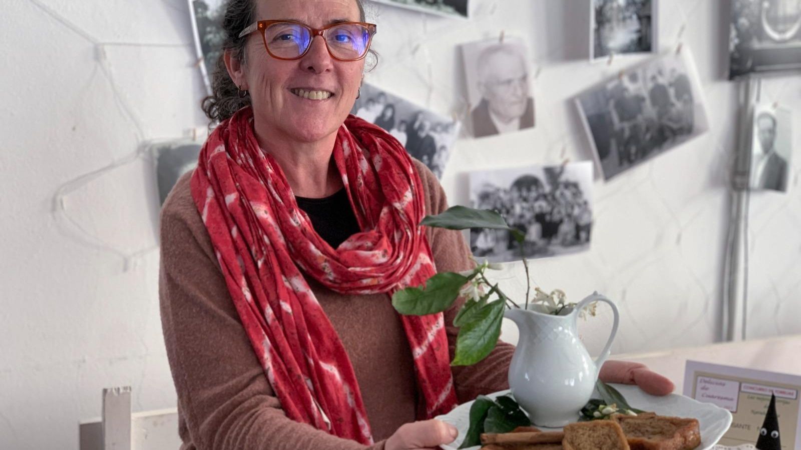 Concursante muestra su receta de torrijas