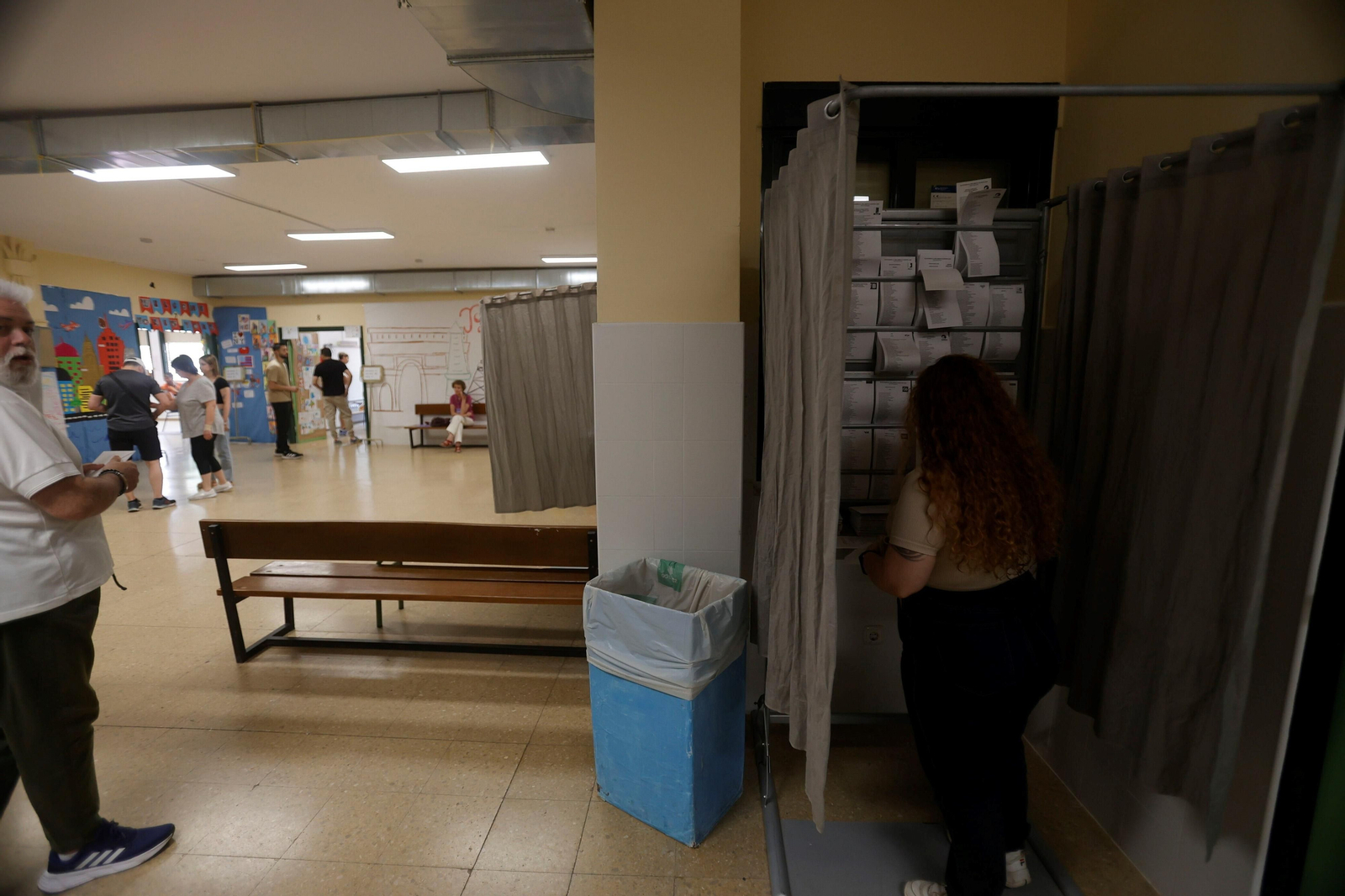Las primeras imágenes de la apertura de los colegios para las elecciones europeas en Córdoba Las primeras imágenes de la apertura de los colegios para las elecciones europeas en Córdoba