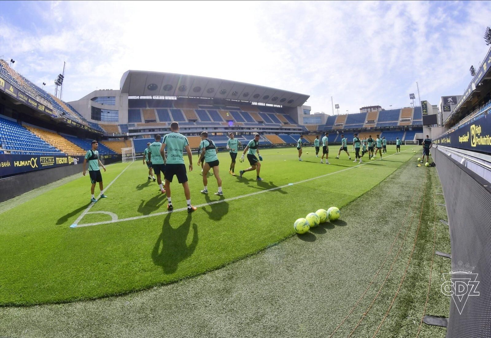 Entrenamiento del Cádiz el sábado en el estadio.