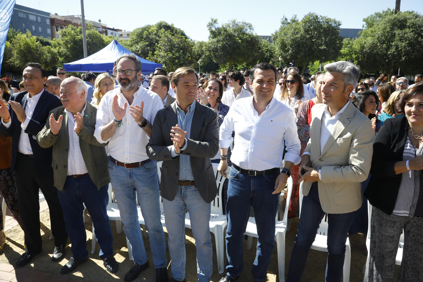 Villamandos, Aguirre, Molina, Repullo, Bellido y Lorite, en el acto del PP. Villamandos, Aguirre, Molina, Repullo, Bellido y Lorite, en el acto del PP.