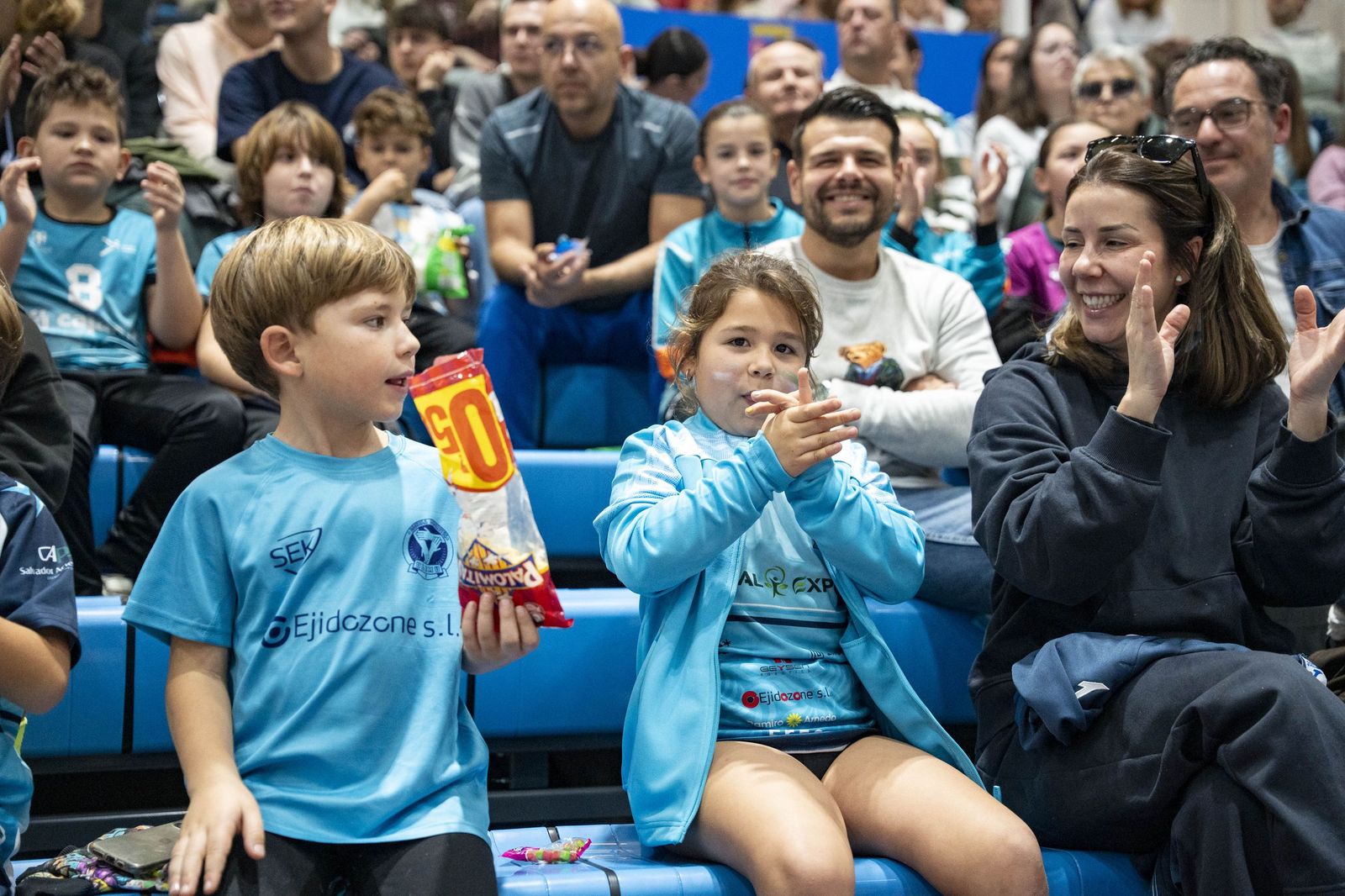 Las imágenes del partido entre Unicaja Costa de Almería y Pamesa Teruel de Superliga de voleibol