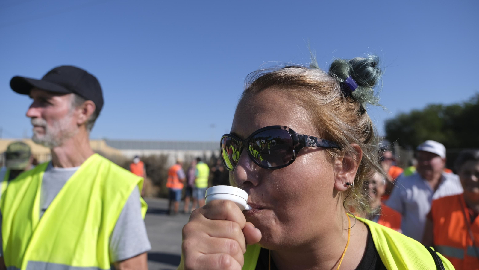 Protestas de los vecinos de los cortijos de La Cañada por la falta de iluminación