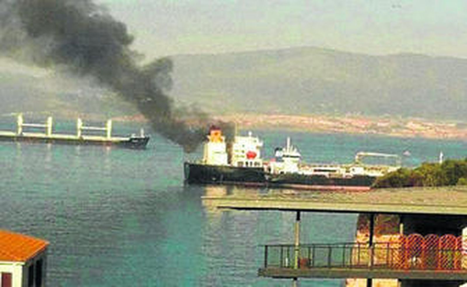 El barco en el que explotó la caldera de agua.