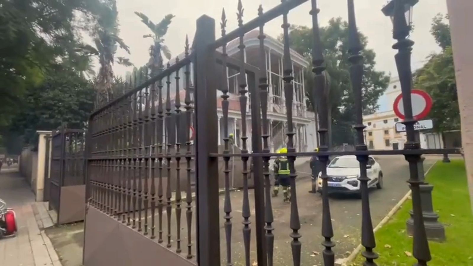 Los bomberos acuden a la antigua discoteca Bandalai de Sevilla