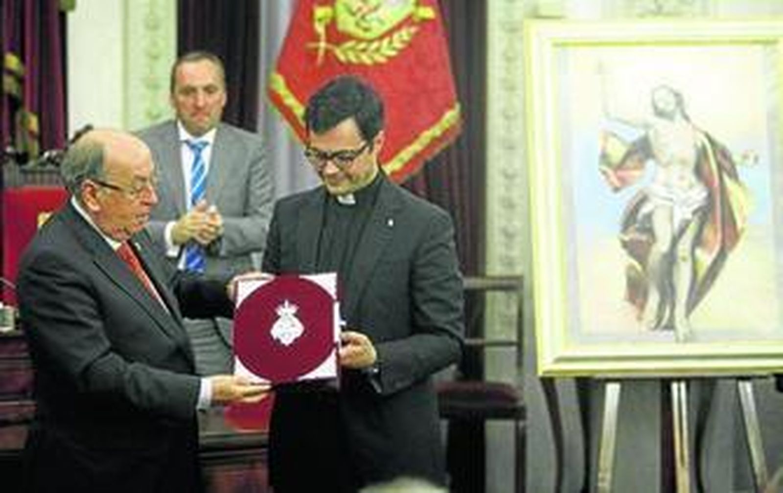 El pregonero y el cartel de las Glorias, en la presentación anoche en el Ayuntamiento, donde también salió a la luz un nuevo número de la revista 'Getsemaní'.