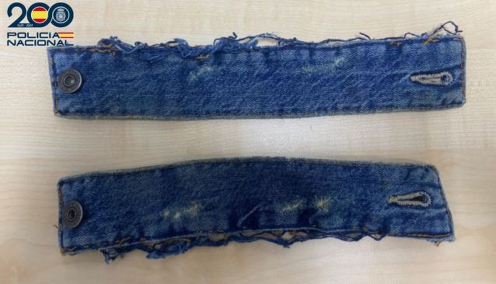 Utensilio artesanal utilizado por el grupo para robar en vehículos.