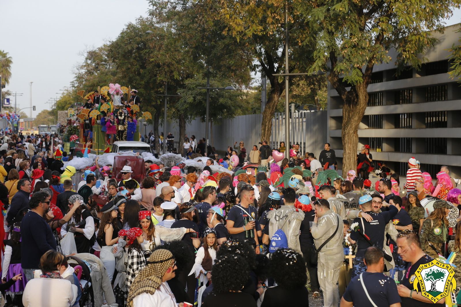 Carnaval en la calle en Mairena del Aljarafe con su cabalgata.