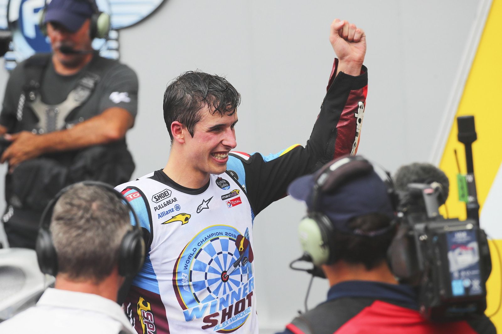 La celebración del título mundial de Moto2 de Álex Márquez