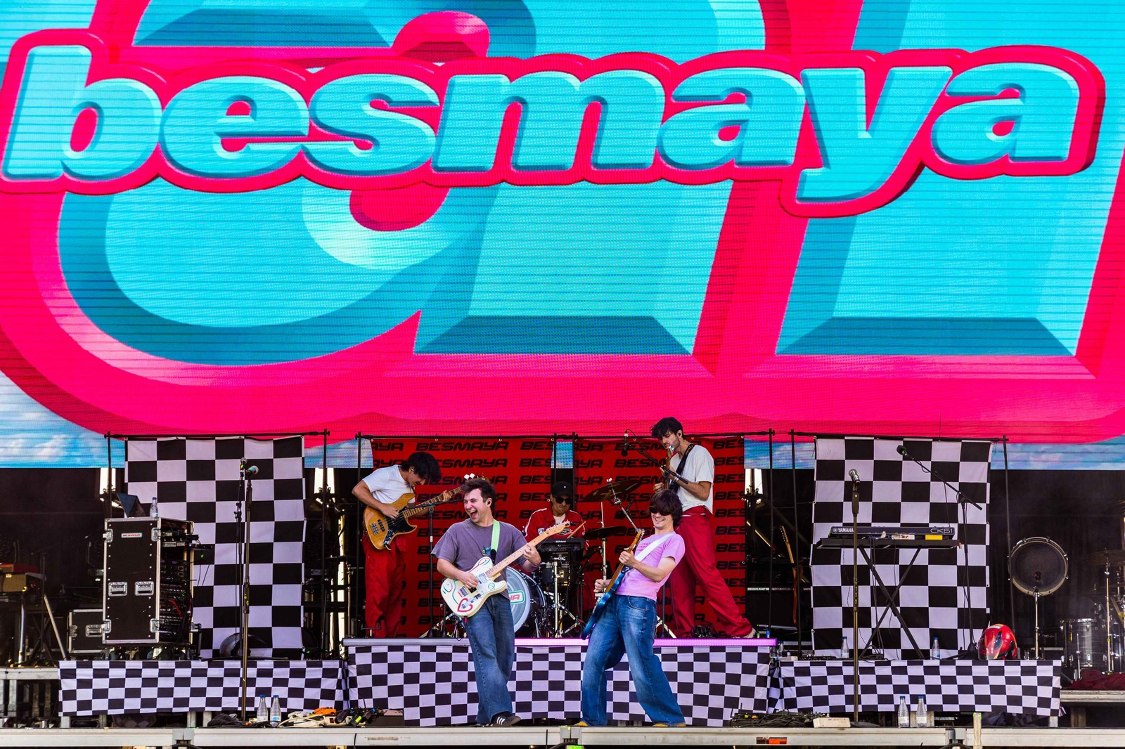 Besmaya se encargó de dar el pistoletazo de salida a la jornada.