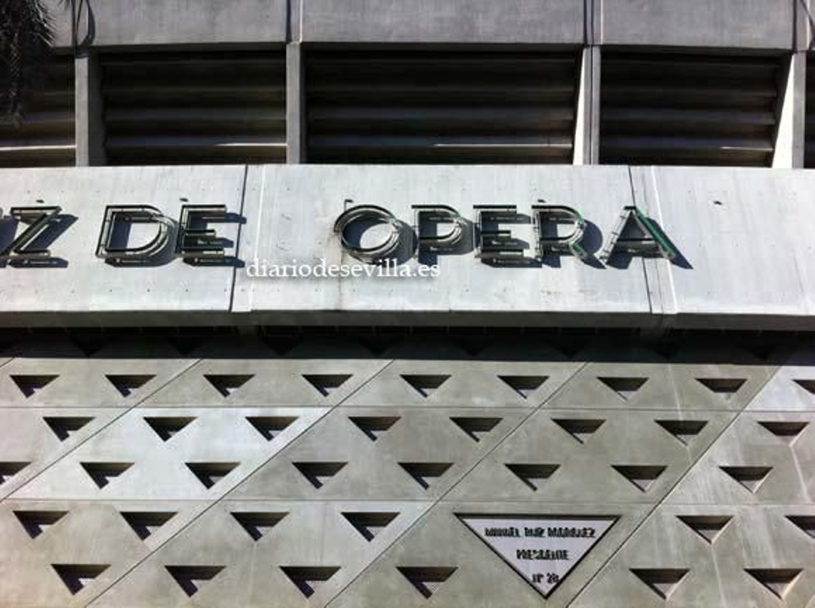 Retiran el nombre de Lopera del estadio del Betis