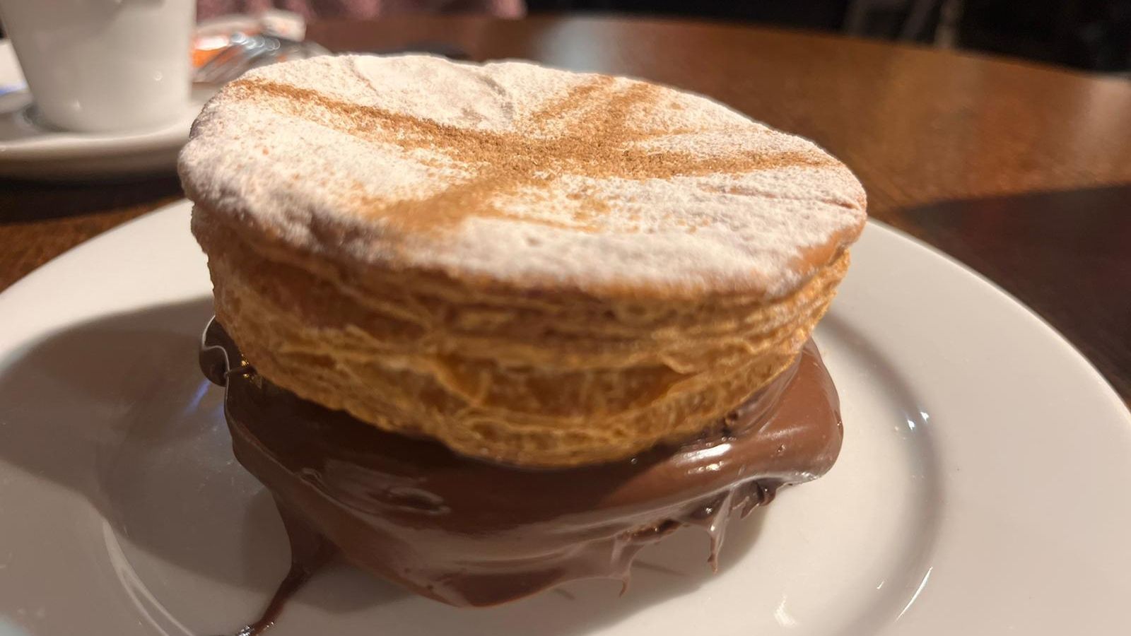 Torta inglesa de degustación en una cafetería de Carmona