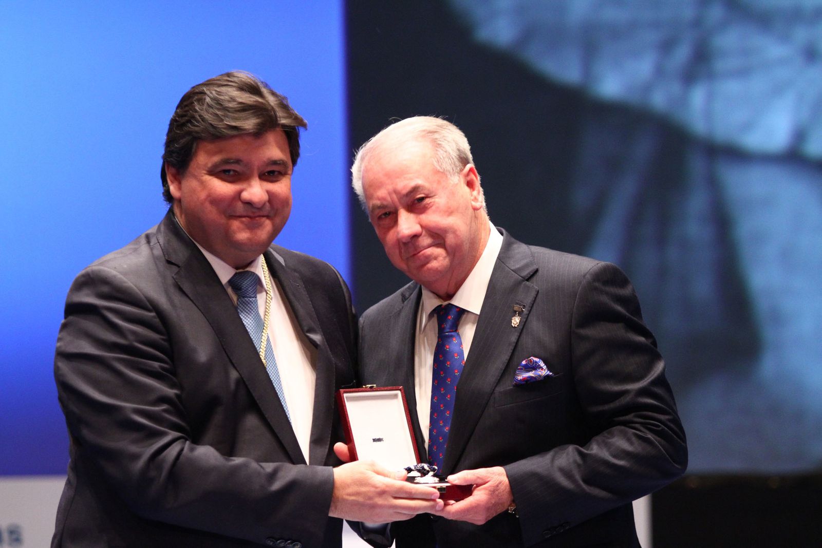 Imágenes de la entrega de las medallas de Huelva