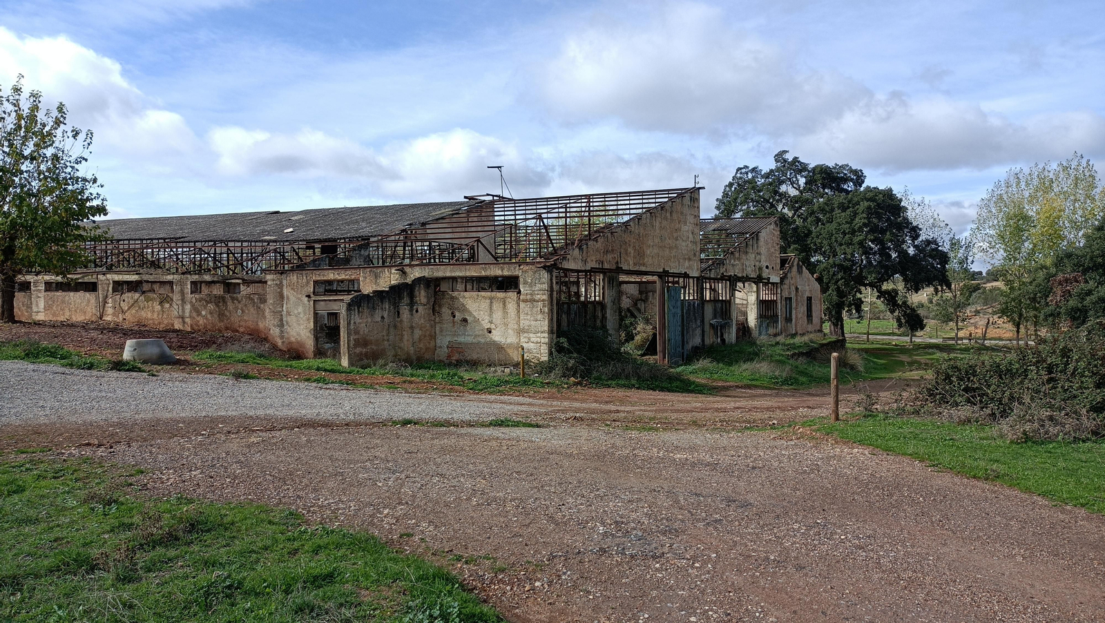 Las antiguas naves industriales.