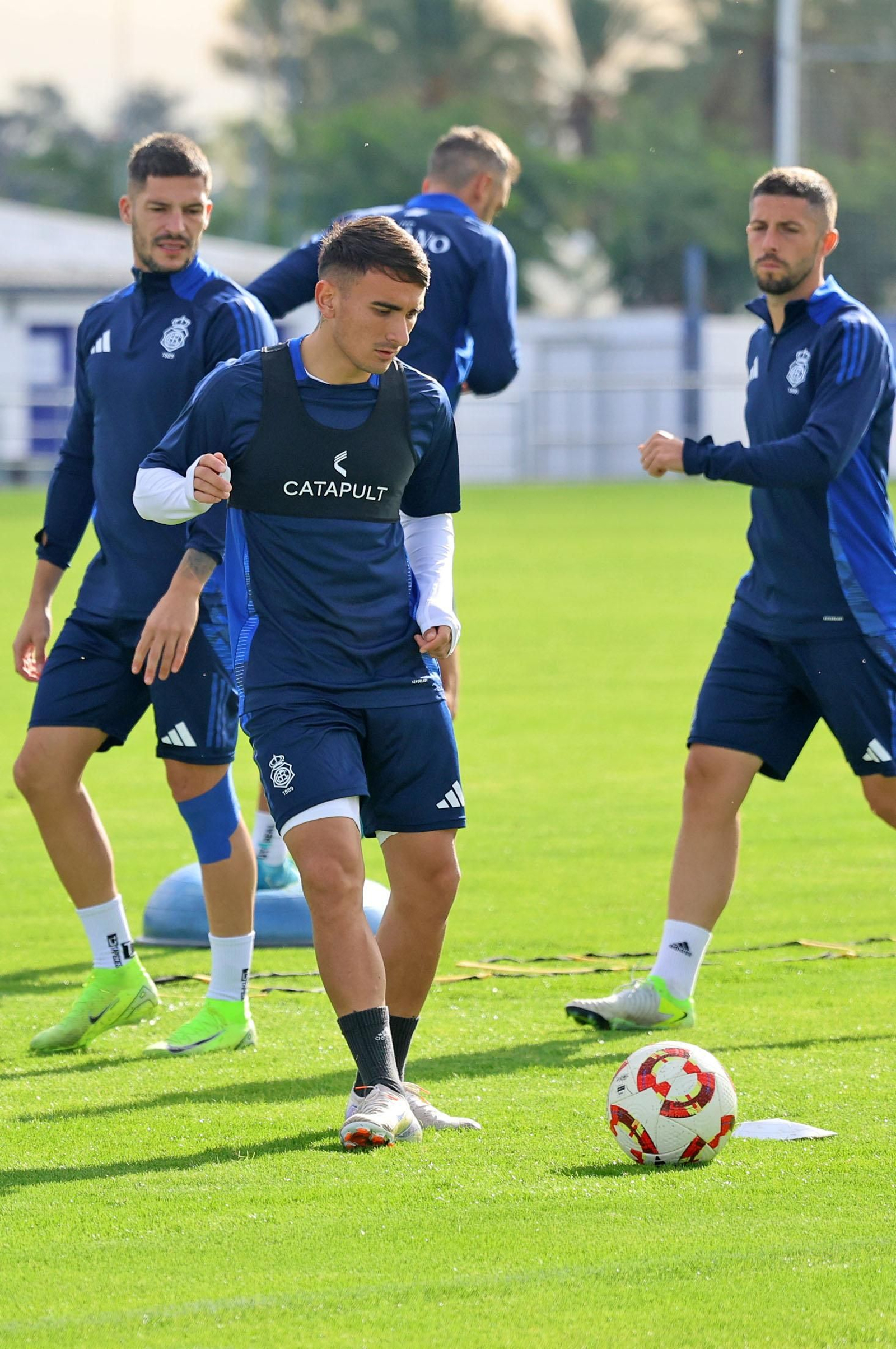 Imágenes del entrenamiento del Recre en la Ciudad Deportiva Francisco Mendoza