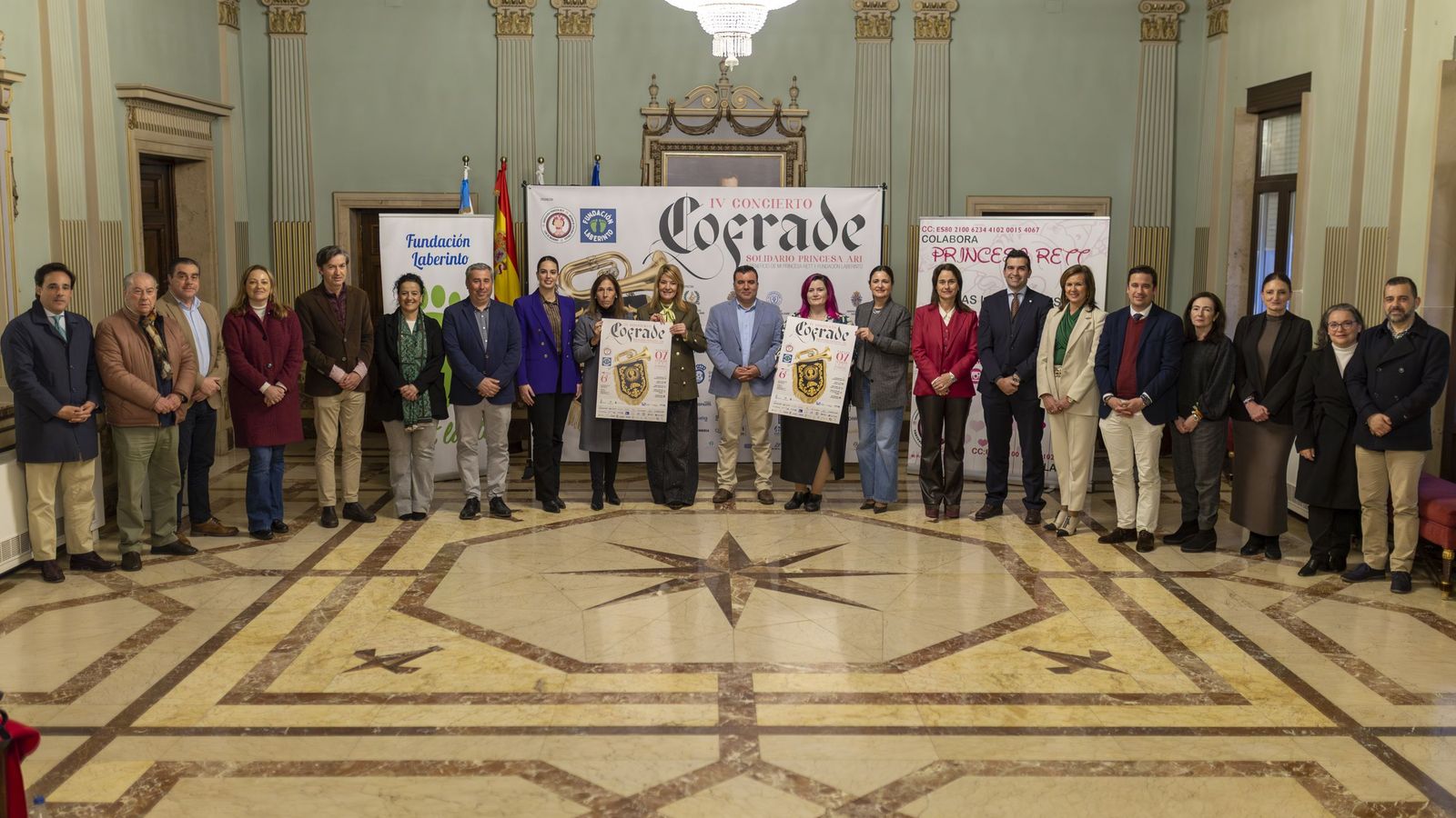 Representantes isntitucionales en la presentación del concierto benéfico.