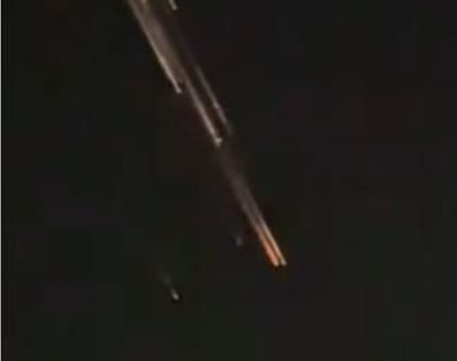 Basura espacial cruzando el cielo de Cádiz