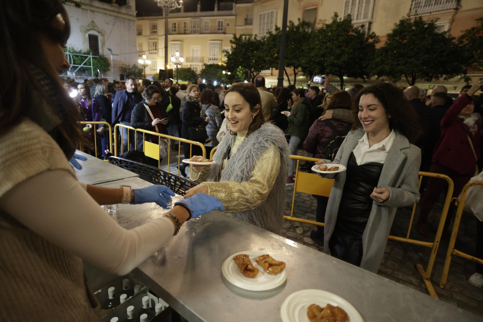Carnaval de Cádiz 2024: Búscate entre las imágenes de la Pestiñada