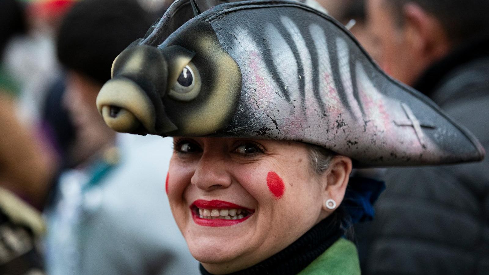 Búscate entre las mejores imágenes de la final del COAC 2025 del Carnaval de Cádiz