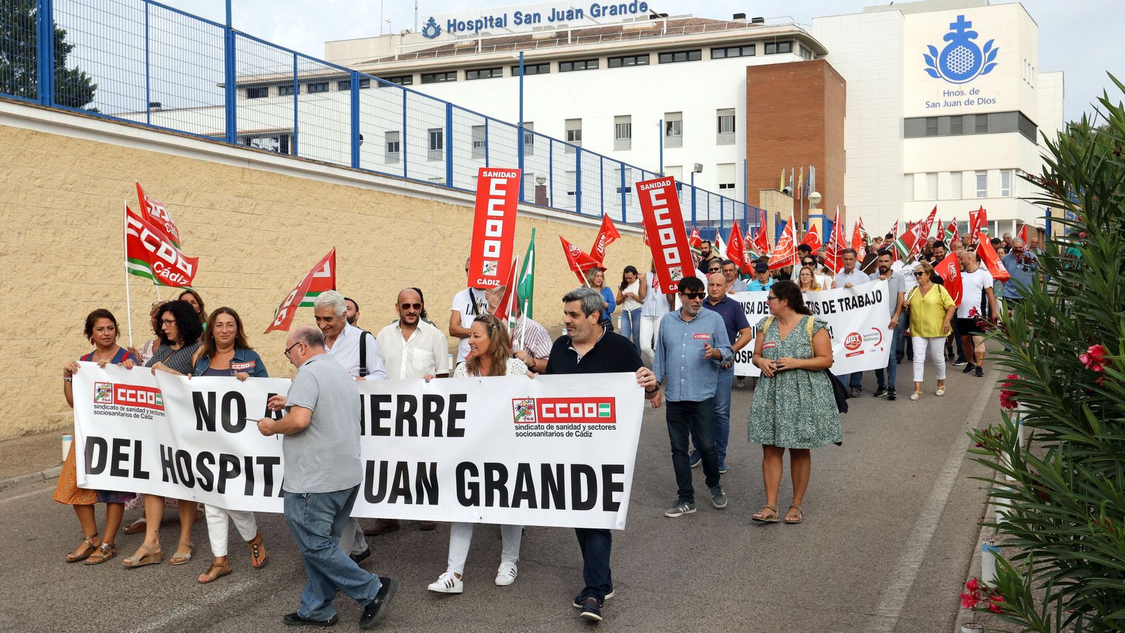 UGT denuncia la "crisis profunda" en el Hospital San Juan Grande