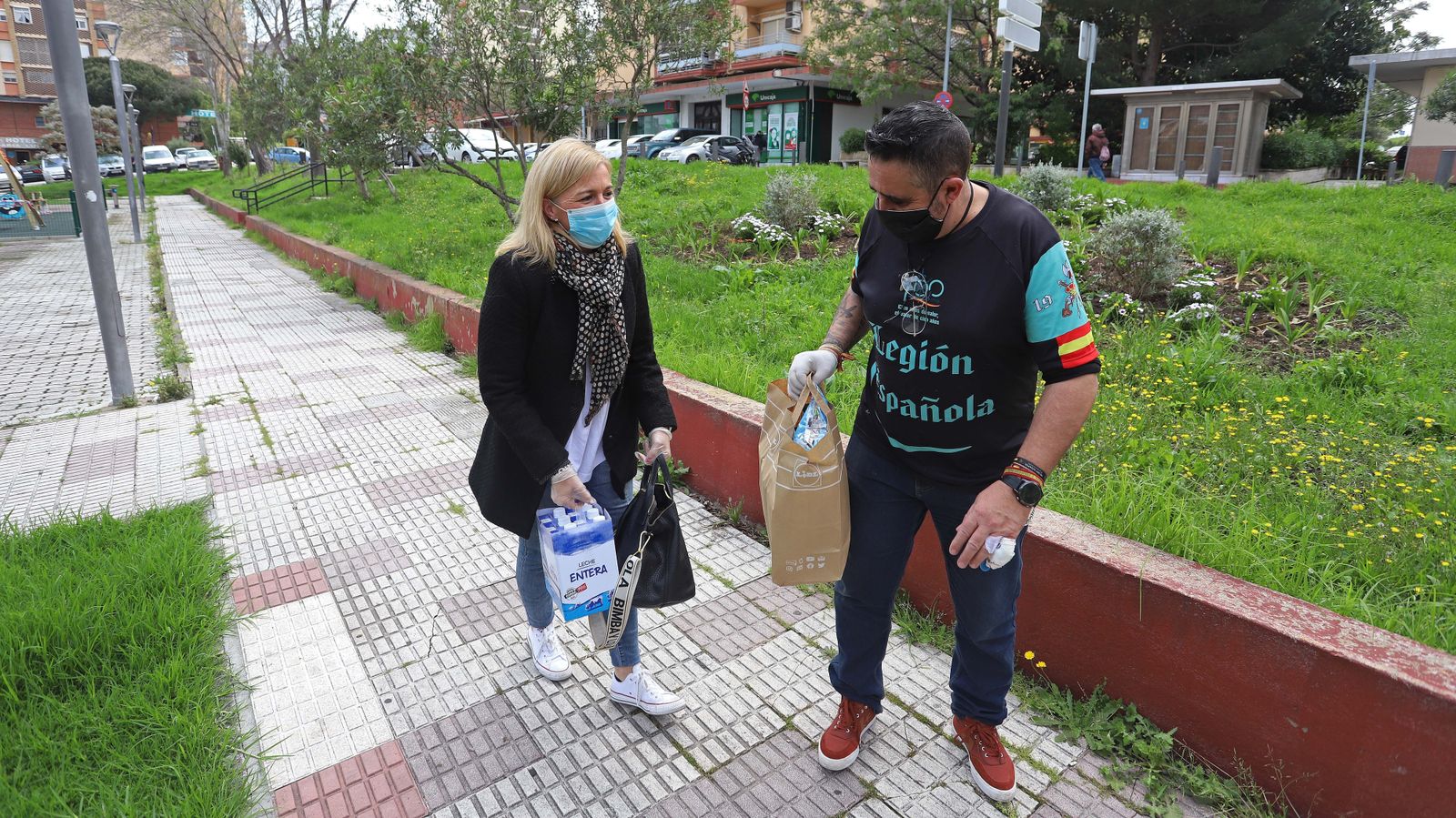 Recogida de alimentos de la Hermandad de Antiguos Caballeros Legionarios del Campo de Gibraltar