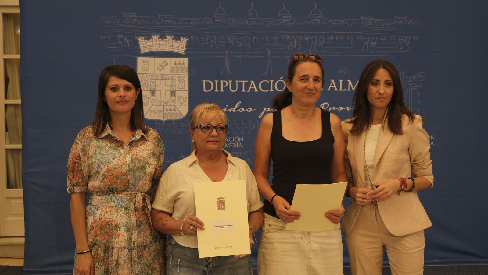 Entrega de ayudas a colectivos sociales en la Diputación de Almería