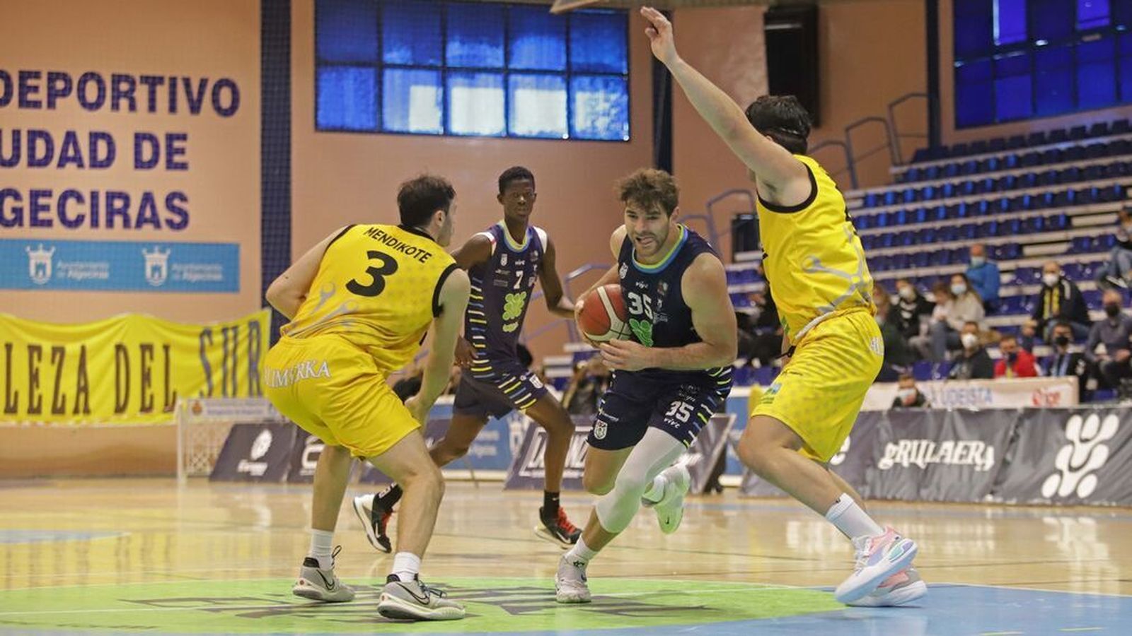 Zane Nadjawi, durante el Udea-Gijón