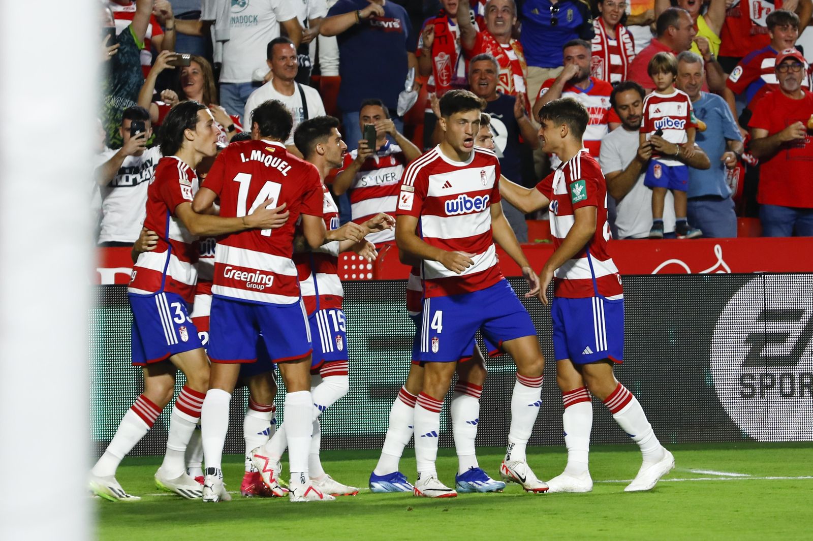 Las mejores imágenes del partido entre Granada CF y FC Barcelona