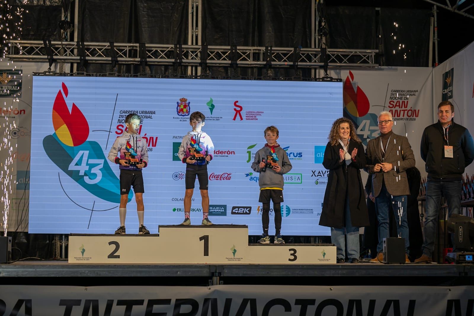 En imágenes: entrega de trofeos de todas las categorías de la Carrera de San Antón 2026