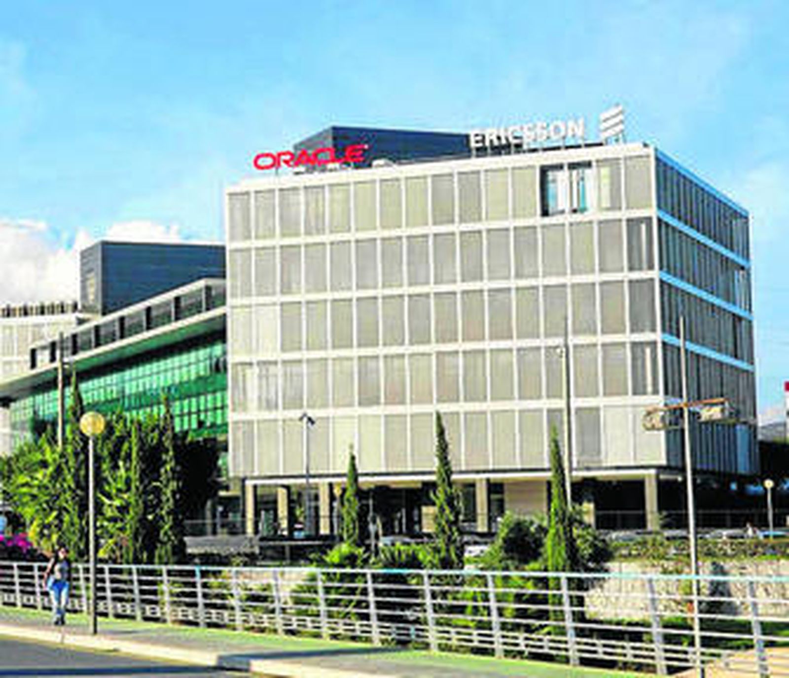 Exterior de la sede de Ericsson en el PTA.