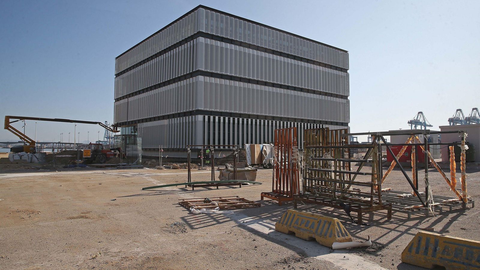 Construcción del edificio de la UCA en el Llano Amarillo.