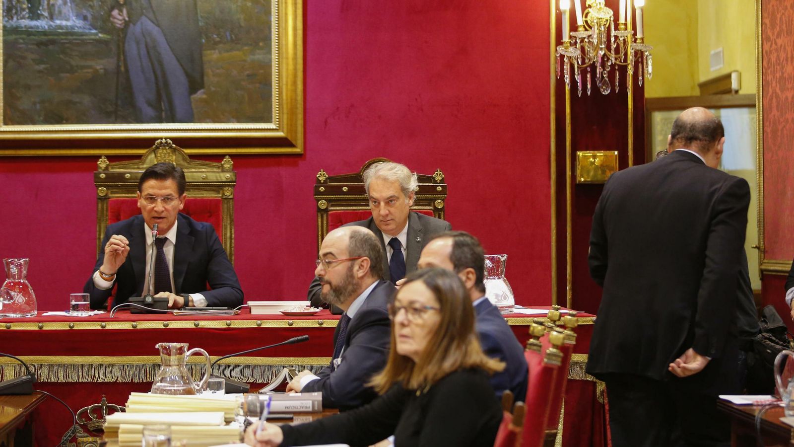 Pérez, al abandonar el pleno.