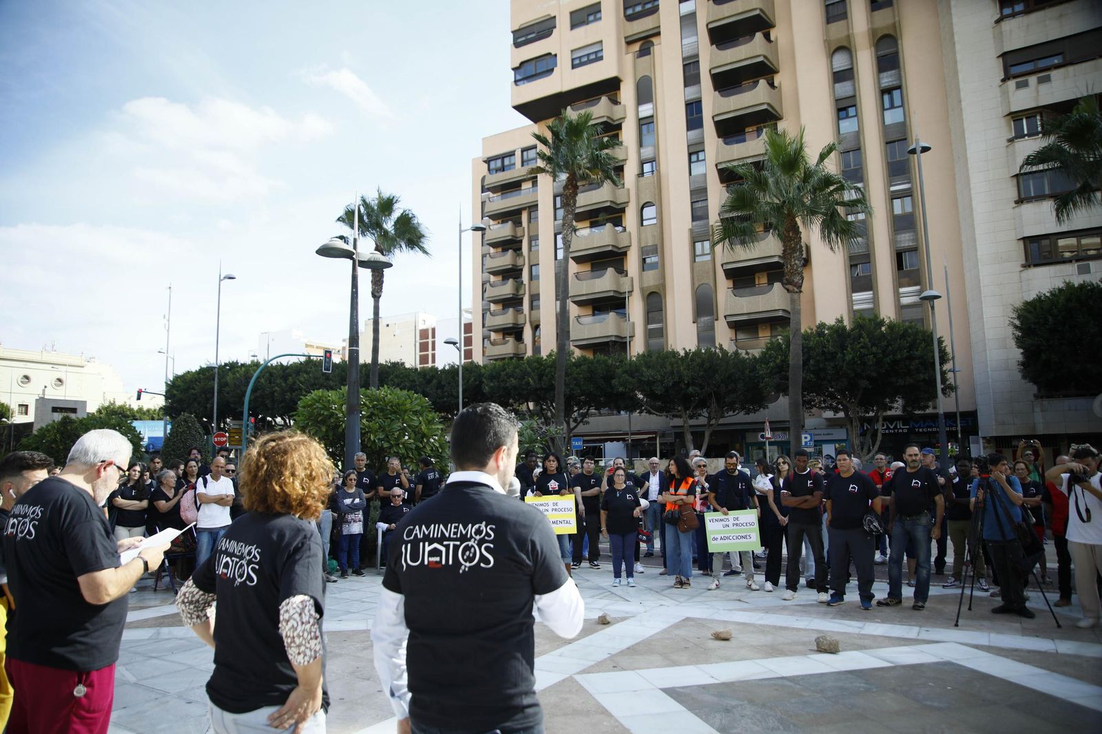 Imágenes de la campaña "Camino de Santiago" para celebrar el día de las personas sin hogar en Almería