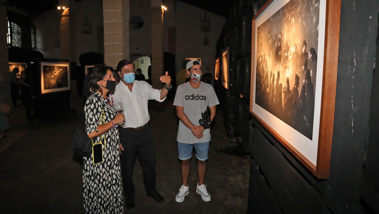 Pío Cabanillas inaugura 'Antigua' en bodegas Tradición