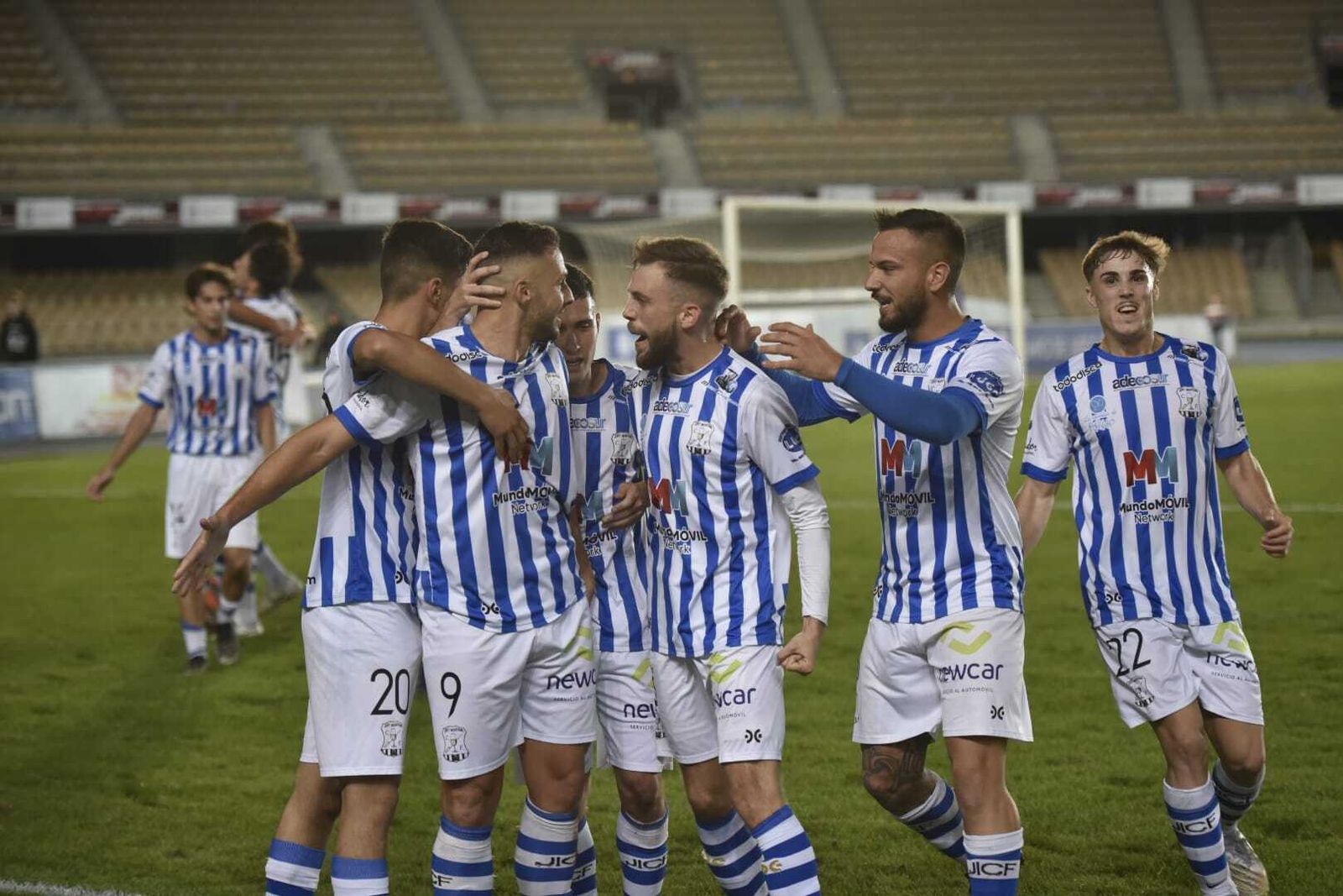 Dani Herrera, nueve del Jerez Industrial, es pichichi del Grupo con 14 goles en 12 partidos.