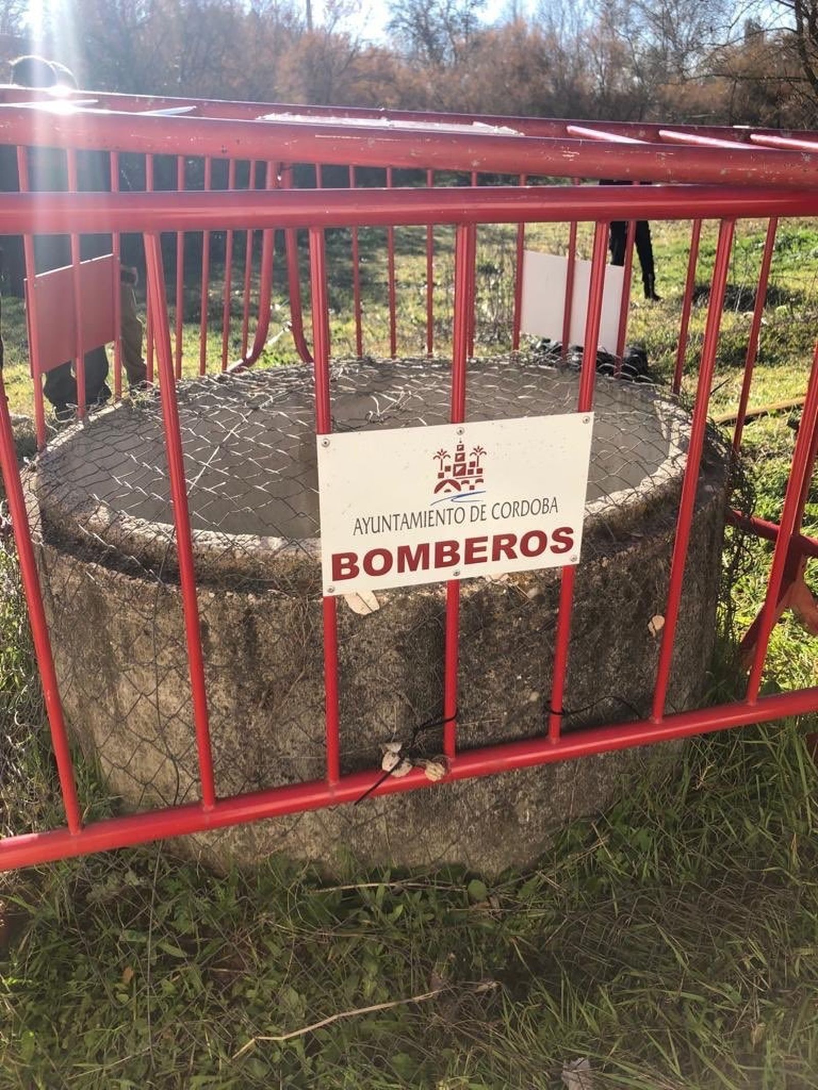 Uno de los pozos vallados en Córdoba